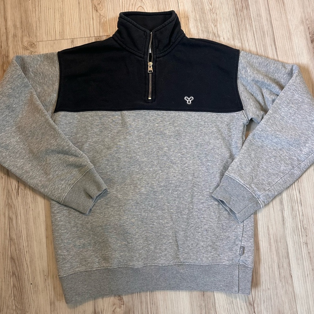 xs quarter zip tna fleece sweatshirt in GUC